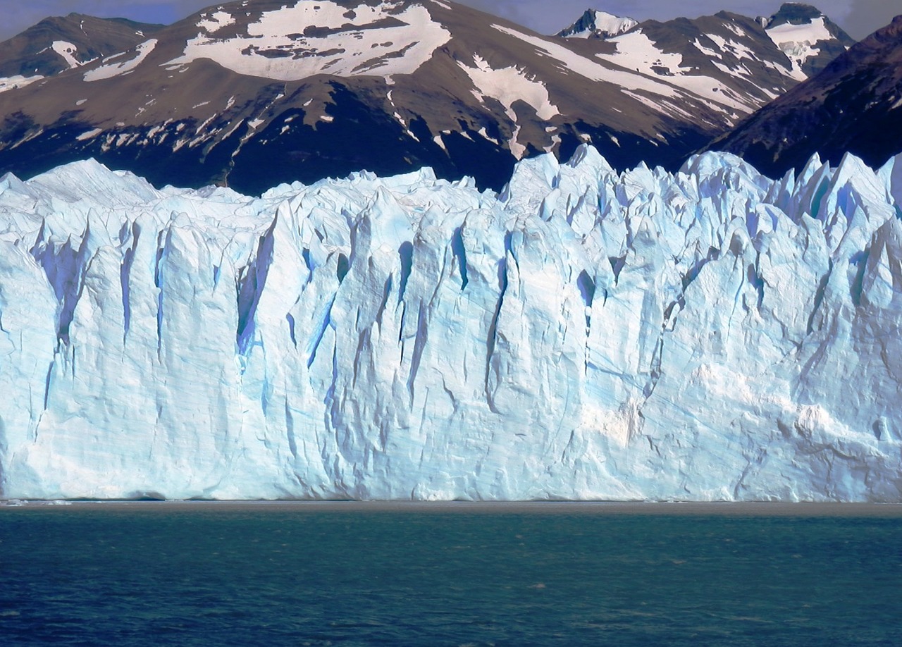 Cómo Navegar entre Glaciares [Guía de Viaje]