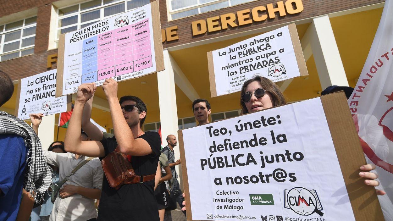 Concentración de protesta durante el acto de inauguración del curso universitario de la Universidad de Málaga / EP