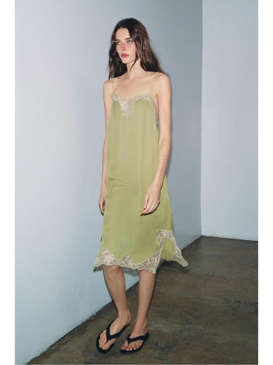 VESTIDO SATINADO ENCAJE 