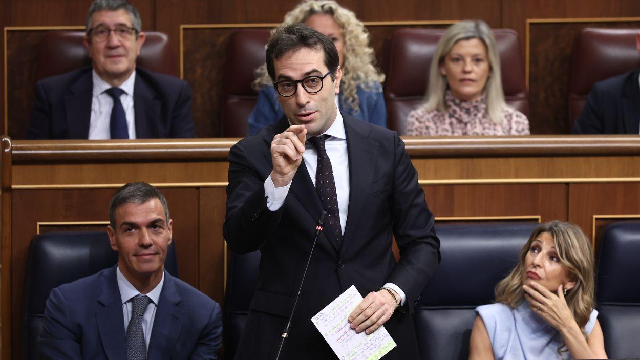 El vicepresidente primero y ministro de Economía, Comercio y Empresa, Carlos Cuerpo, en el Congreso de los Diputados. EP