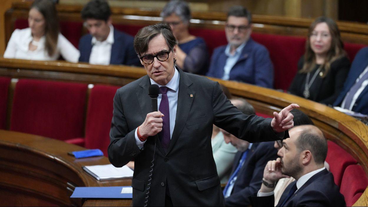 El presidente de la Generalitat, Salvador Illa, durante la sesión de control en el Parlament de Cataluña del 29 de abril de 2026. David Zorrakino / EP