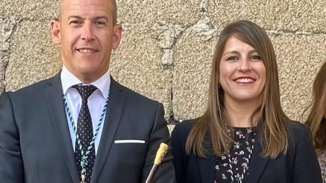 El alcalde de Malpartida de Cáceres, Alfredo Aguilera, y la nueva consejera de Educación de Extremadura, Sandra Valencia. Fuente Alfredo Aguilera en Facebook