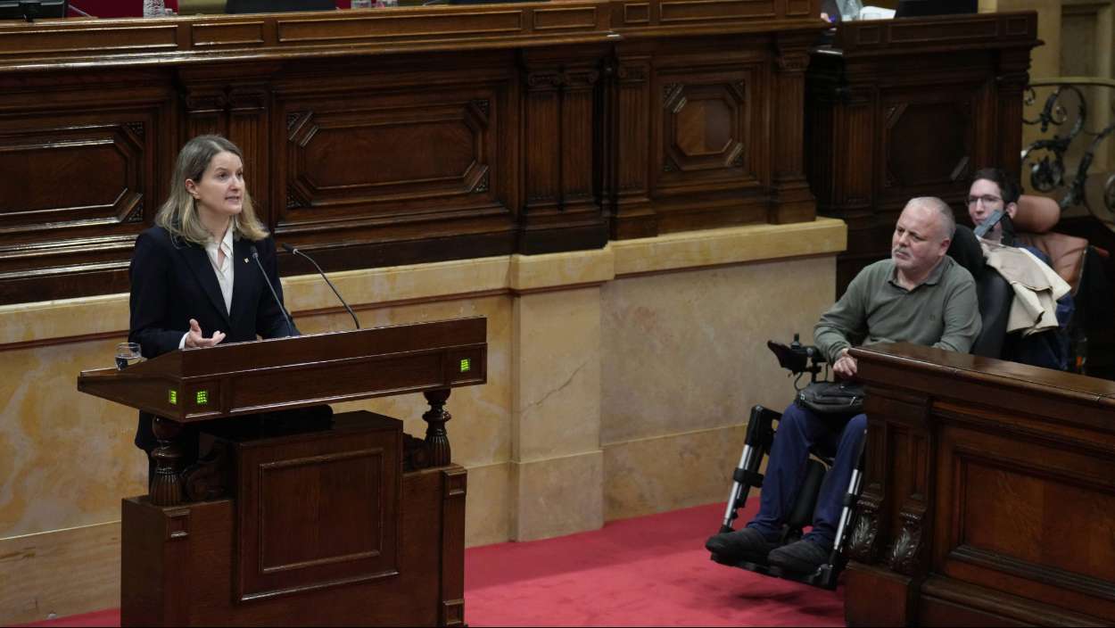 La consellera de Derechos Sociales e Inclusión, Mònica Martínez Bravo, en el Parlament de Cataluña, a 29 de abril de 2026. David Zorrakino / EP