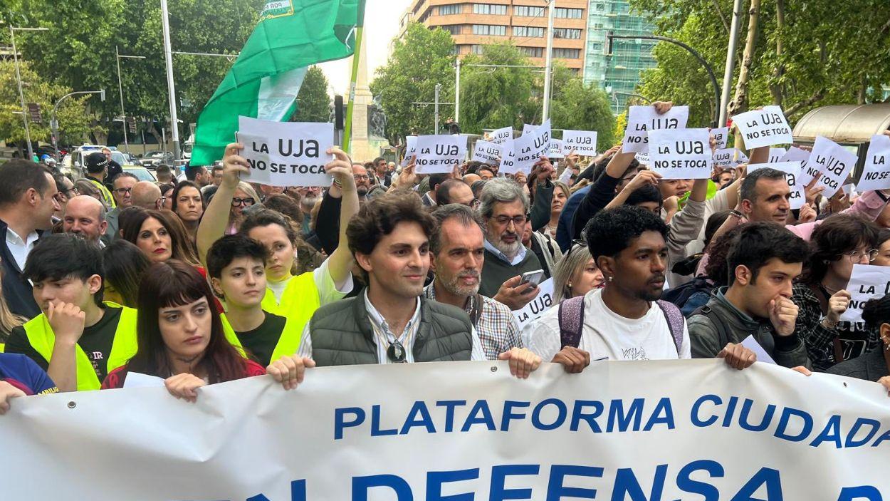 Manifestación en las calles de Jaén en defensa de su Universidad