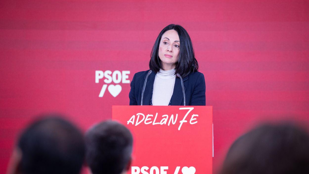 La secretaria de Organización del PSOE, Rebeca Torró, en una comparecencia en la sede del PSOE en Ferraz. EP.