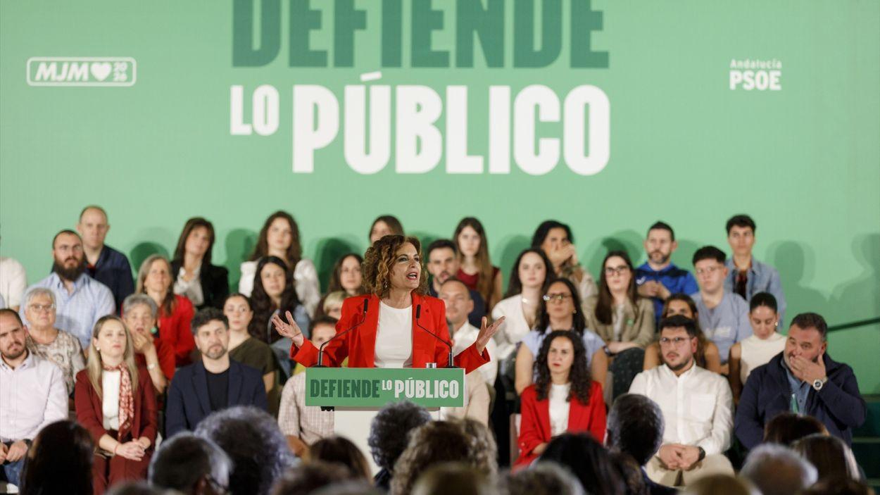 La secretaria general del PSOE-A y candidata a la Presidencia de la Junta de Andalucía, María Jesús Montero, durante el acto público de apertura de campaña / EP