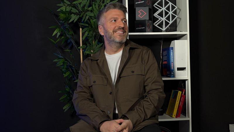 Charlamos con Aimar Bretos, presentador de ‘Hora 25’ que ahora da el salto a ‘La Sexta’ con ‘La noche de Aimar’. ElPlural.com. 