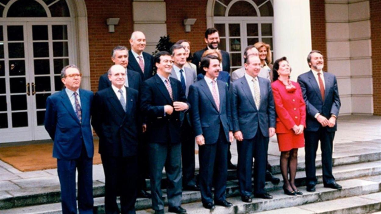 Gabinete de Gobierno de la primera legislatura de José María Aznar, aprobada por el Congreso de los Diputado el 4 de mayo de 1996. Europa Press  Archivo. 