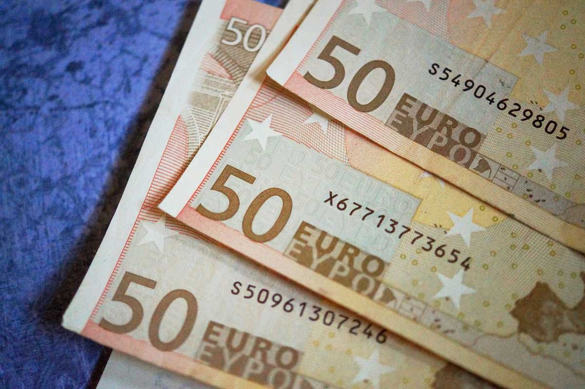 El nuevo billete de 5 euros entra en circulación el 2 de mayo