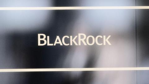 BlackRock no llama al timbre: así opera el gigante financiero que Ayuso quiere atraer en plena crisis de vivienda