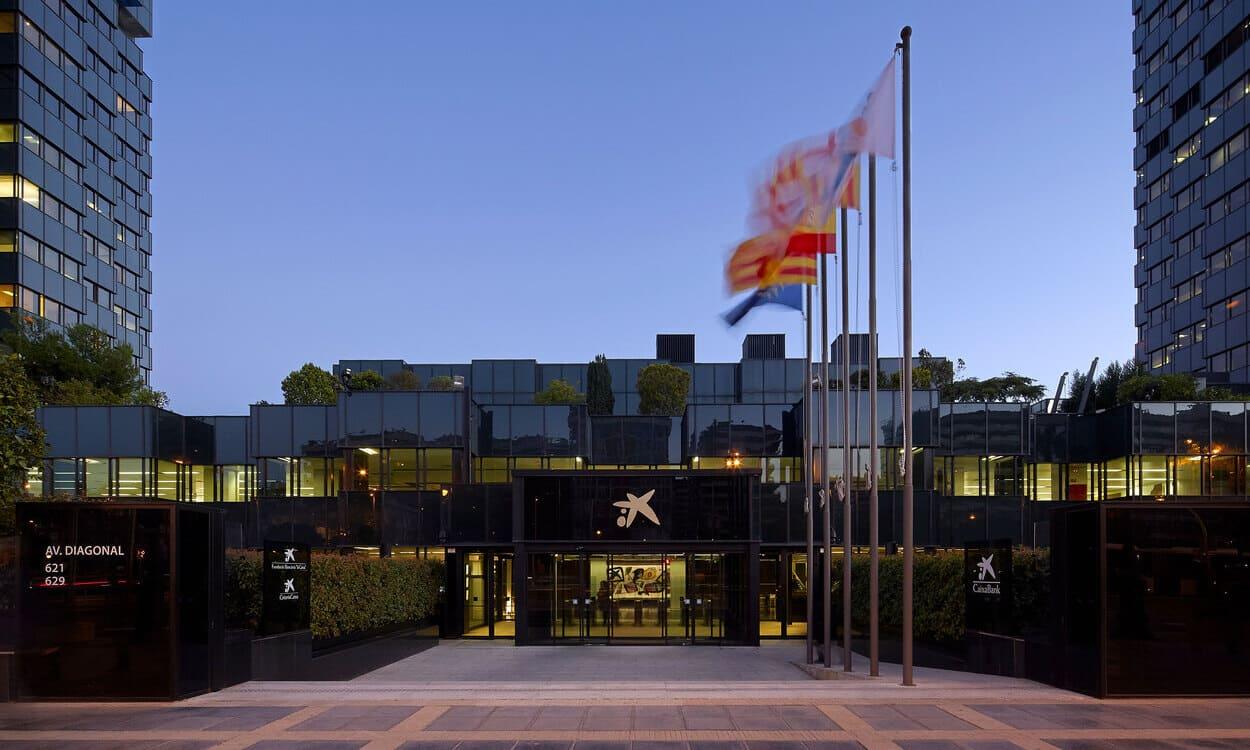 Exterior del edificio corporativo de CaixaBank en Barcelona. CAIXABANK