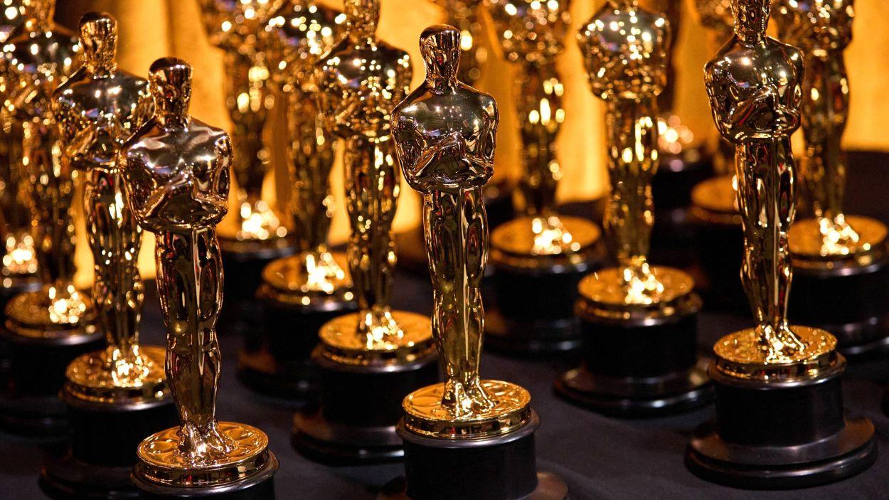 Estatuillas de los Premios Oscar de Hollywood. EP