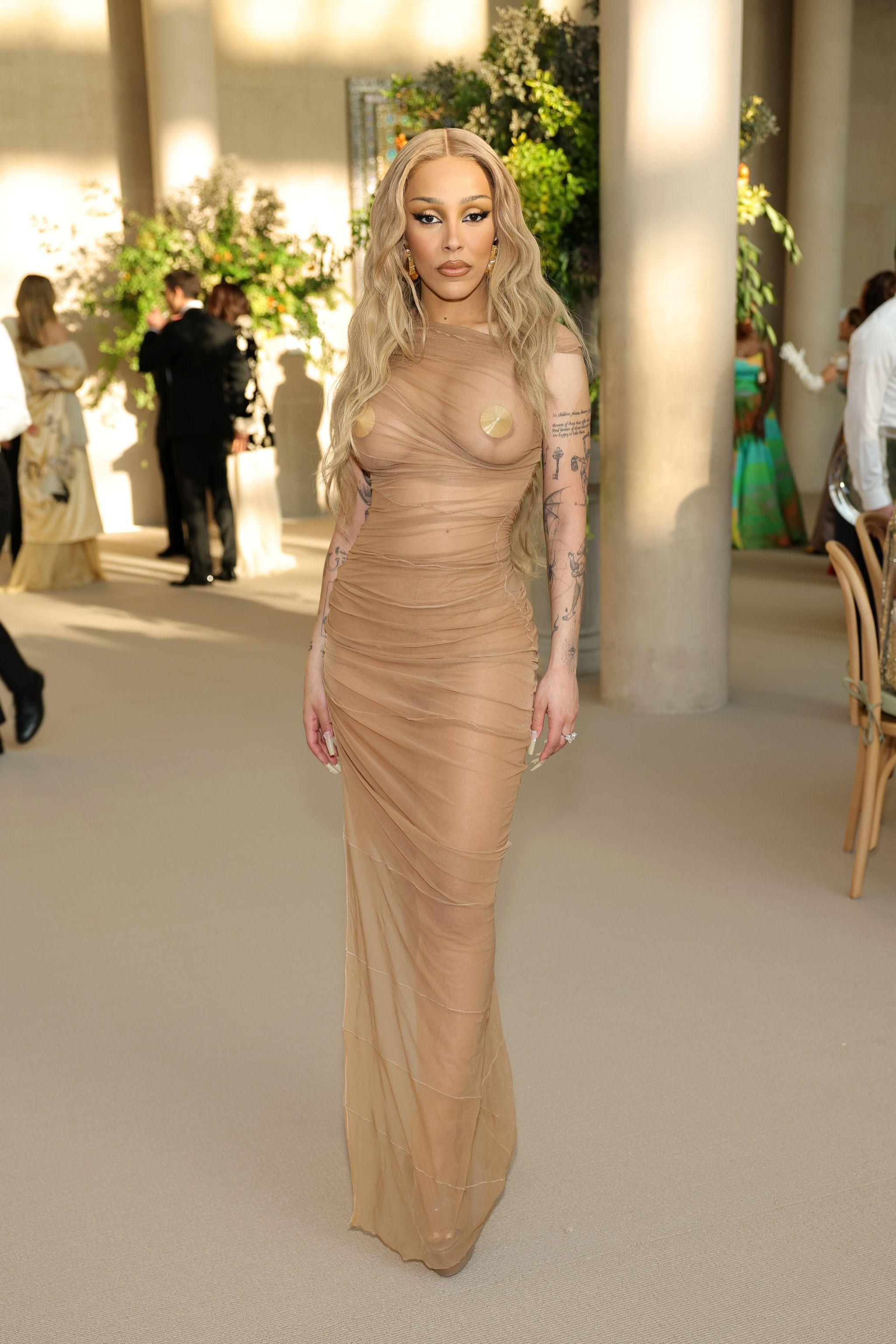 Doja Cat en Saint Laurent