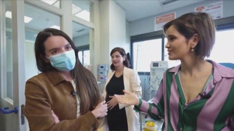 Aplauso unánime a los informativos de TVE tras dar voz a la historia de una compañera y su bebé con leucemia: 