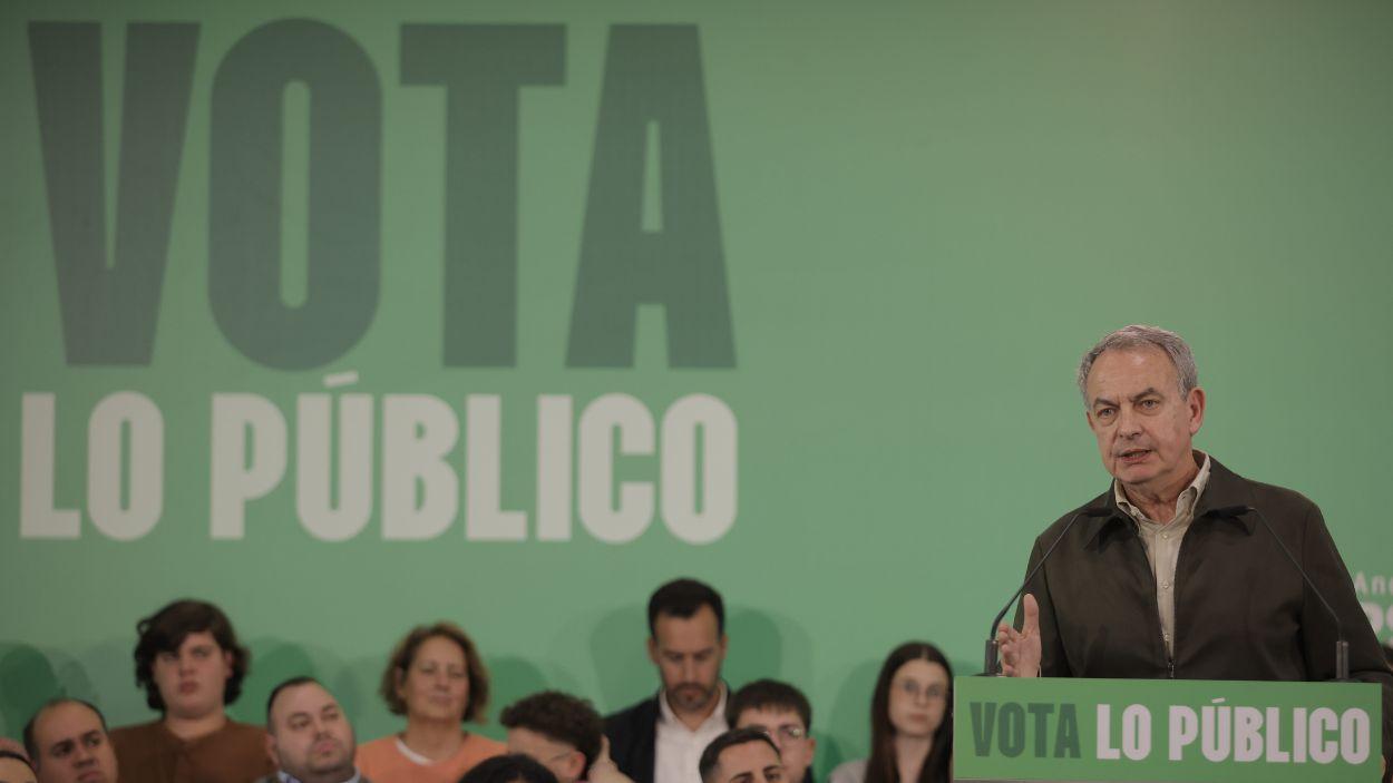 El expresidente del Gobierno, José Luis Rodríguez Zapatero, durante un mitin del PSOE en la Universidad de Huelva a 5 de mayo de 2026. EP.