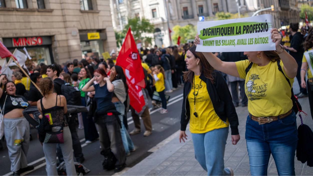 Manifestación de docentes del 16 de marzo de 2026 en Barcelona. Lorena Sopêna / EP