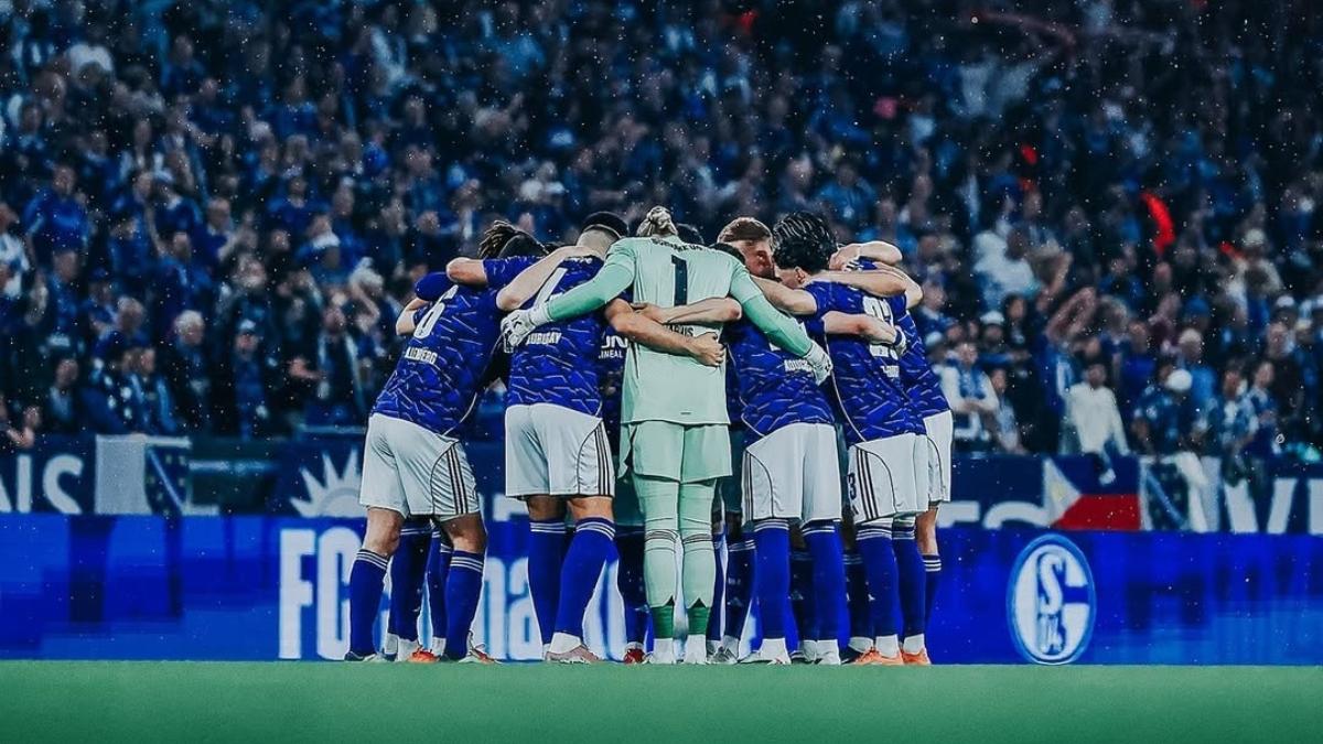 Schalke 04 antes del partido del ascenso| @S04