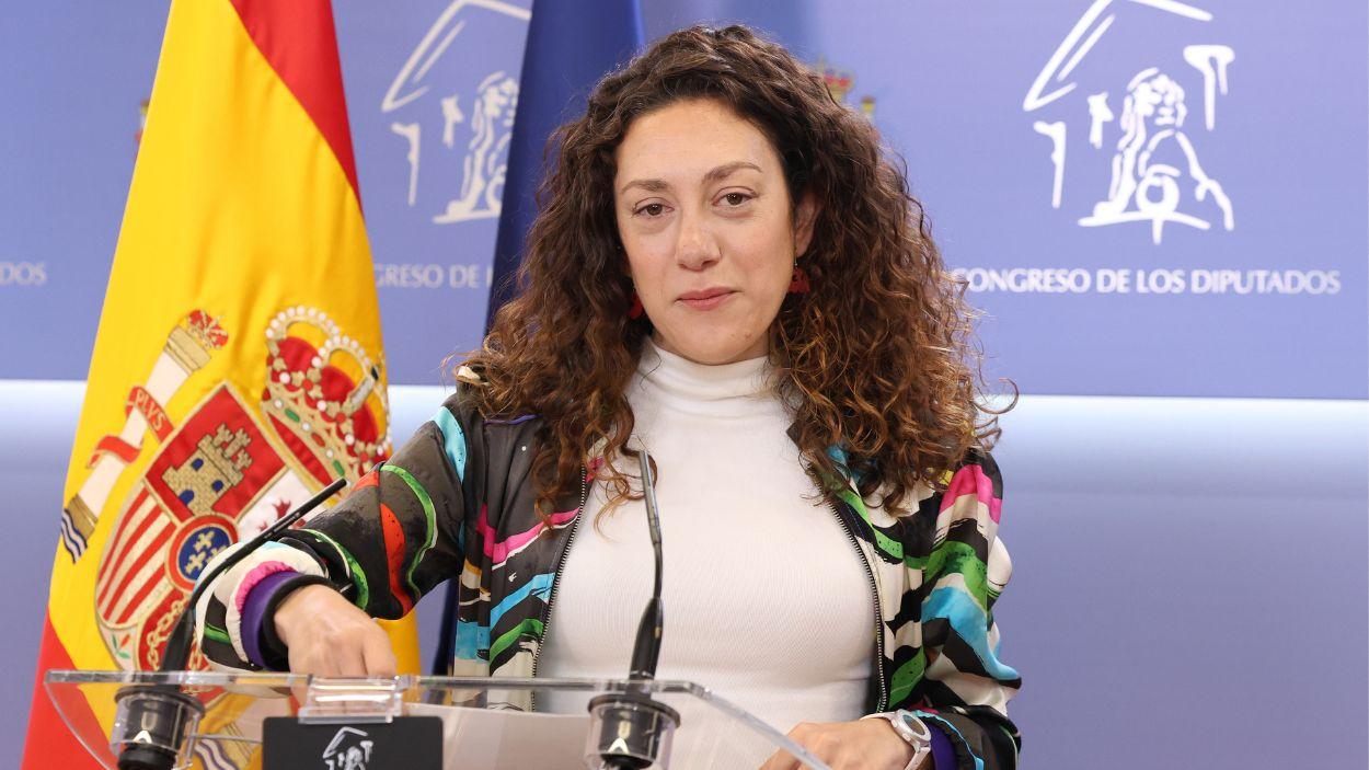 La diputada de Sumar Aina Vidal durante una rueda de prensa en el Congreso de los Diputados. EP.