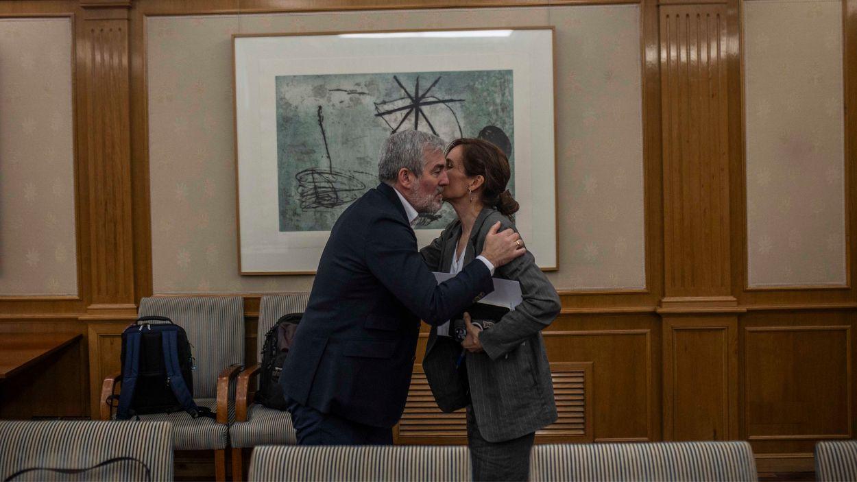 El presidente de Canarias, Fernando Clavijo, reunido con la ministra de Sanidad, Mónica García, por la emergencia de hantavirus. EP.