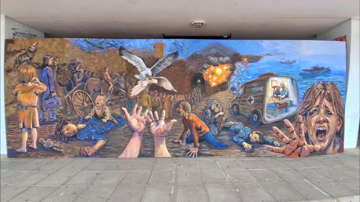 Un emocionado Ernest Urtasun inaugura el “Guernica andaluz” creado por alumnos en Málaga. Ayuntamiento Rincón de la Victoria. 