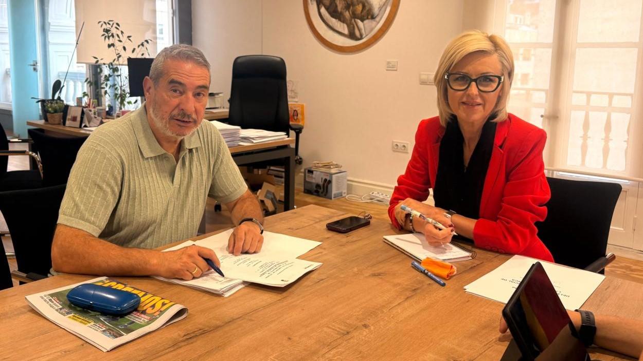 Reunión junto al alcalde de Valeria. JCCM