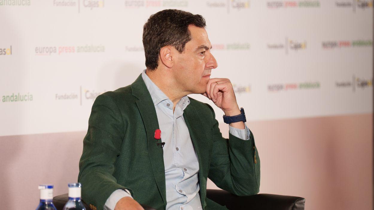 El presidente del PP-A y candidato a la reelección como presidente de la Junta, Moreno Bonilla, durante el ciclo electoral organizado por Europa Press Andalucía / EP