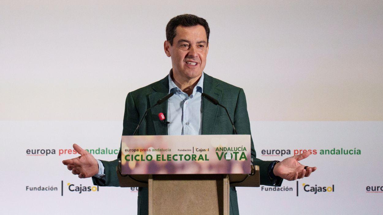 El presidente del PP-A y candidato a la reelección como presidente de la Junta, Moreno Bonilla, durante el ciclo electoral organizado por Europa Press Andalucía / EP