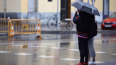 Hasta once comunidades bajo aviso por lluvias y tormentas este sábado: a esta altura se dejarán ver la nieve y el granizo