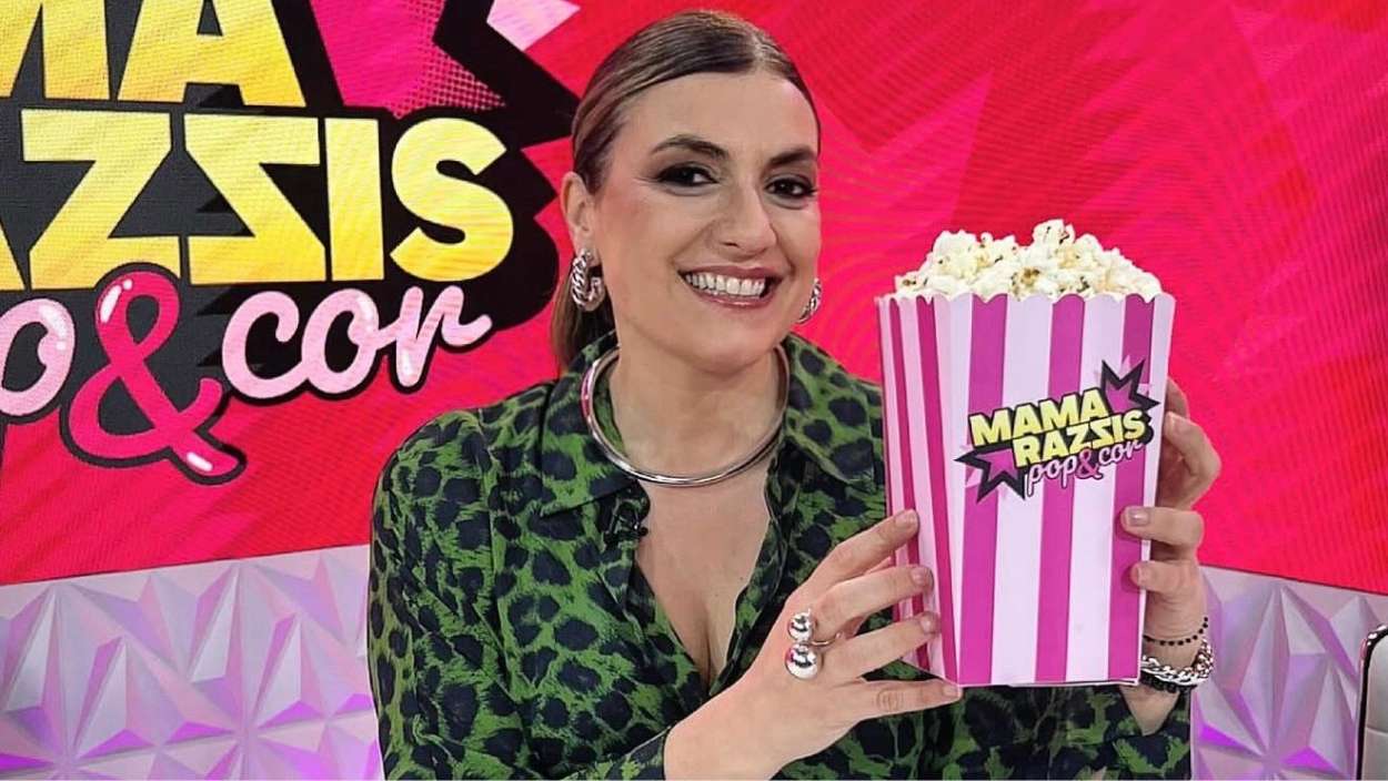 La periodista Lorena Vázquez en su podcast 'Mamarazzis'. Instagram (@lorenamente)