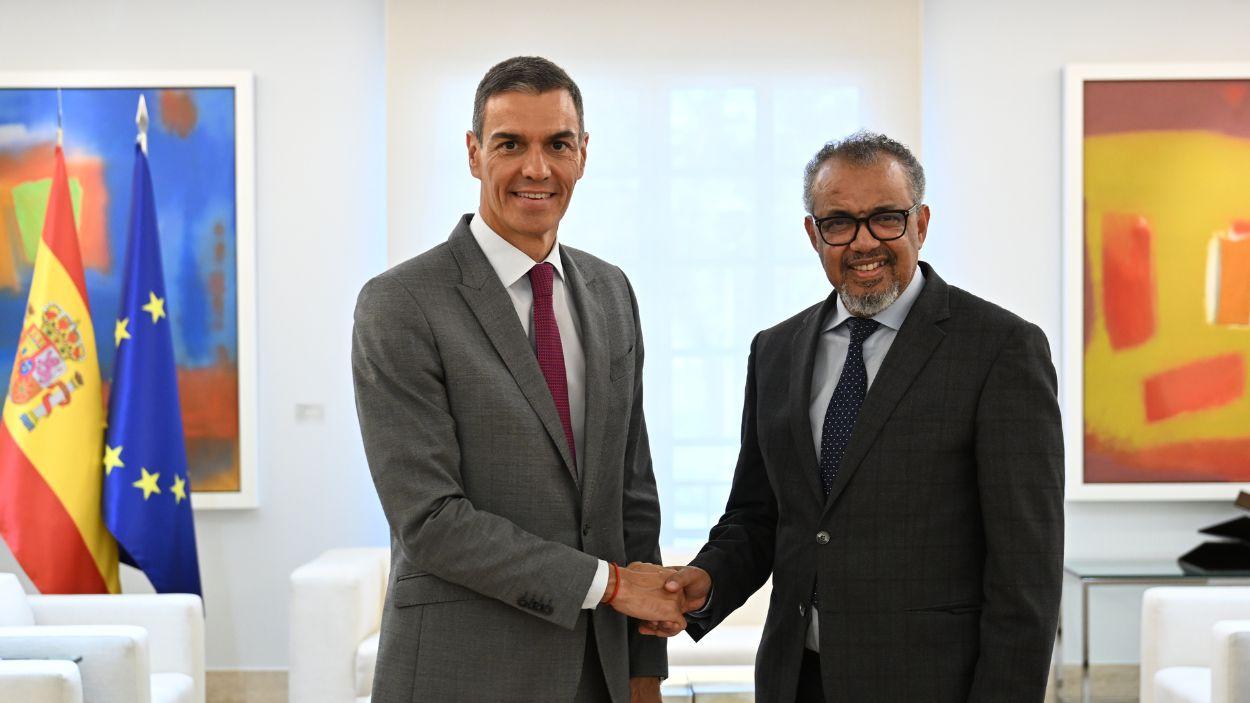 El presidente del Gobierno, Pedro Sánchez, junto al director general de la OMS, Tedros Adhanom. EP.