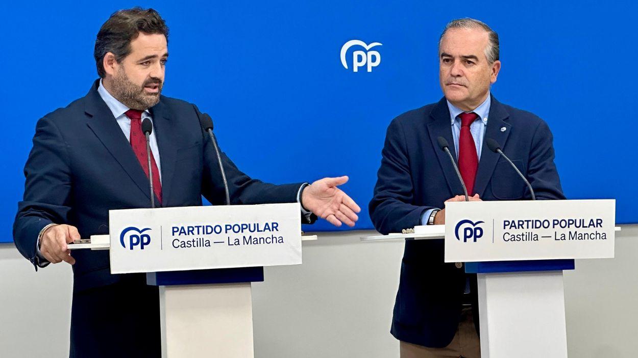 El alcalde de Talavera, José Julián Gregorio, junto al presidente del Partido Popular de Castilla La Mancha, Paco Núñez. EP.