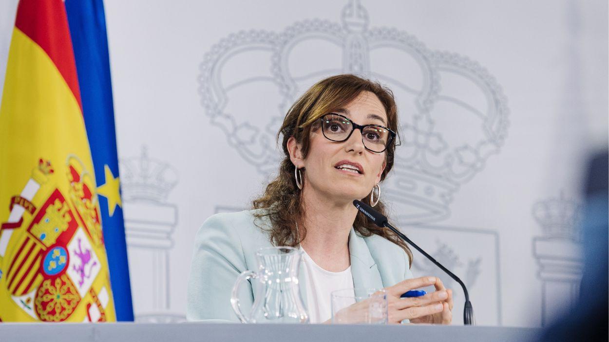 La ministra de Sanidad, Mónica García, interviene durante una rueda de prensa posterior al Consejo de Ministros, a 12 de mayo de 2026. EP.