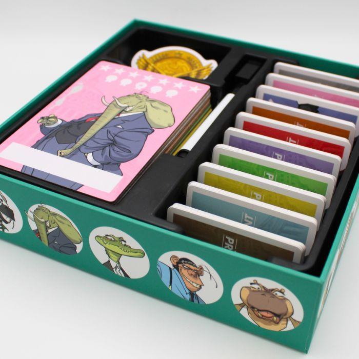 El interior de la caja de President muestra un diseño bien organizado