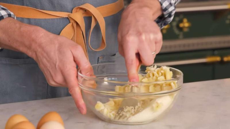 Cómo hacer la receta de banana bread paso a paso | Preppy Kitchen/YouTube