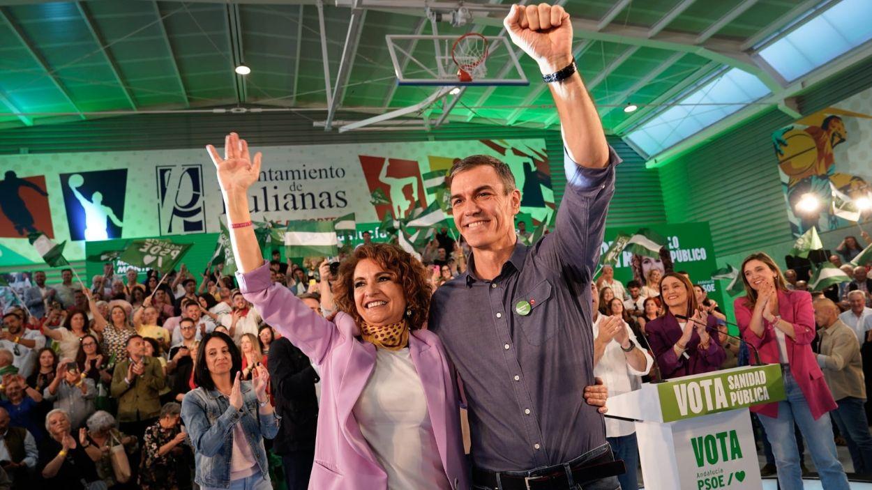 La candidata a la Presidencia de la Junta, María Jesús Montero interviene durante un acto de la campaña electoral andaluza. EP