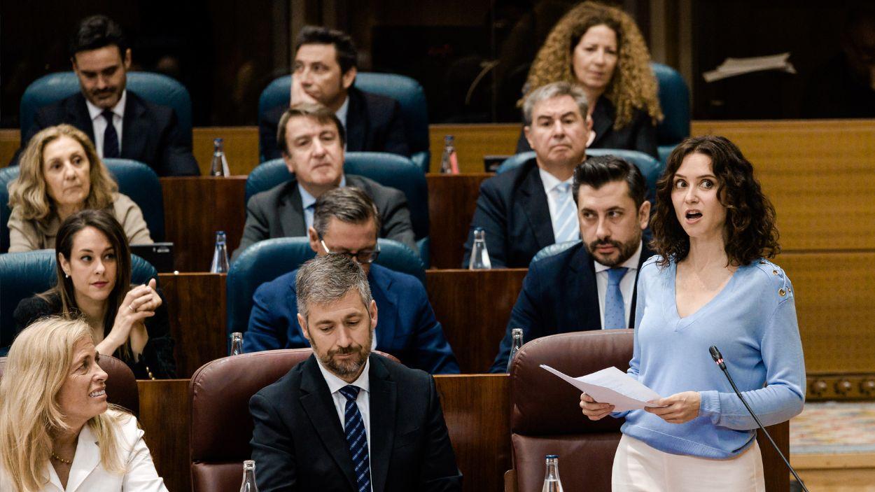 a presidenta de la Comunidad de Madrid, Isabel Díaz Ayuso, interviene durante una sesión plenaria en la Asamblea de Madrid. EP.