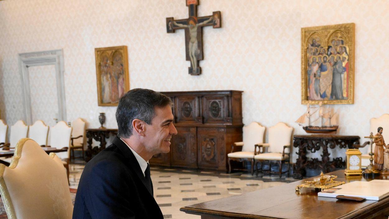 El presidente del Gobierno, Pedro Sánchez, en su anterior vista a El Vaticano, invitado por el difunto Papa Francisco. EPArchivo.