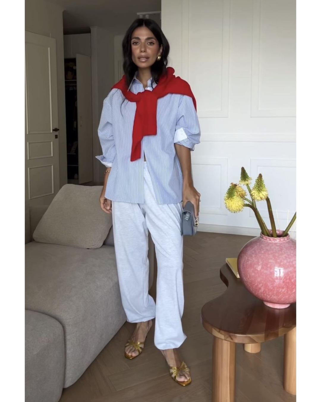 Chándal babucha con camiseta, camisa, jersey y sandalias. Chándal babucha con camiseta, camisa, jersey y sandalias.