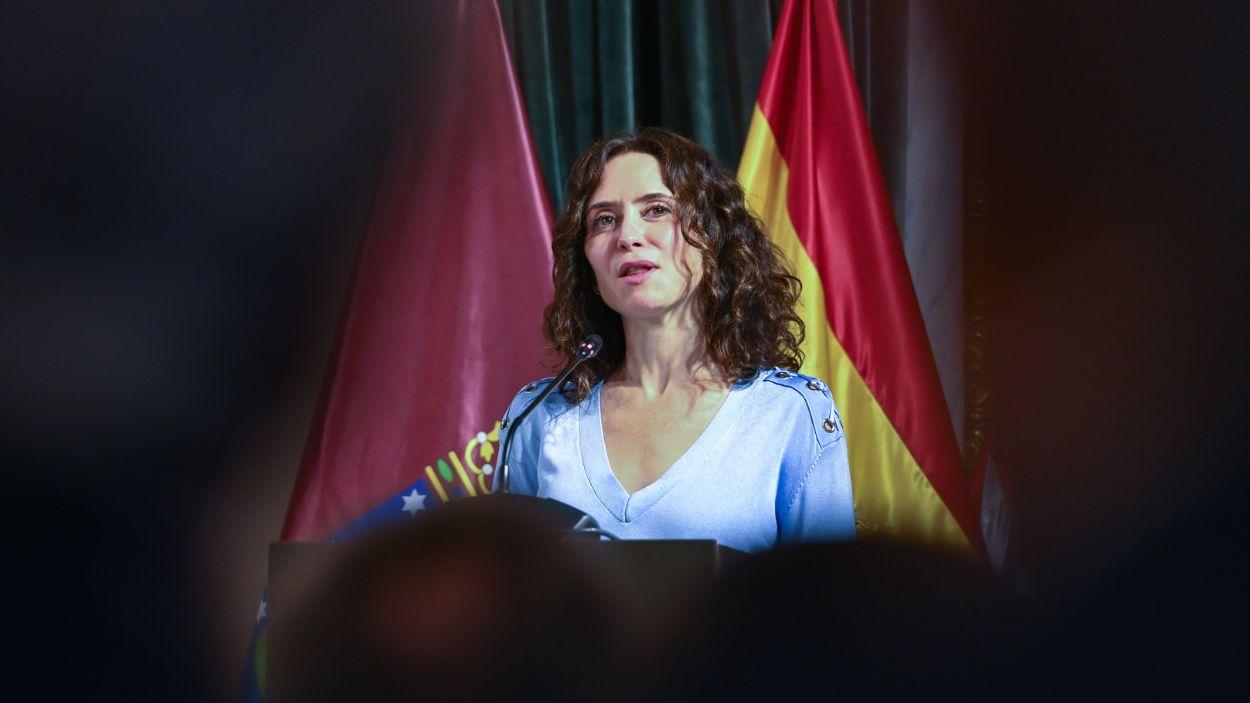 La presidenta de la Comunidad de Madrid, Isabel Díaz Ayuso, interviene en la toma de posesión del presidente de la Cámara de Comercio de Madrid, Ángel Asensio, en el Palacio de Santoña. EP.