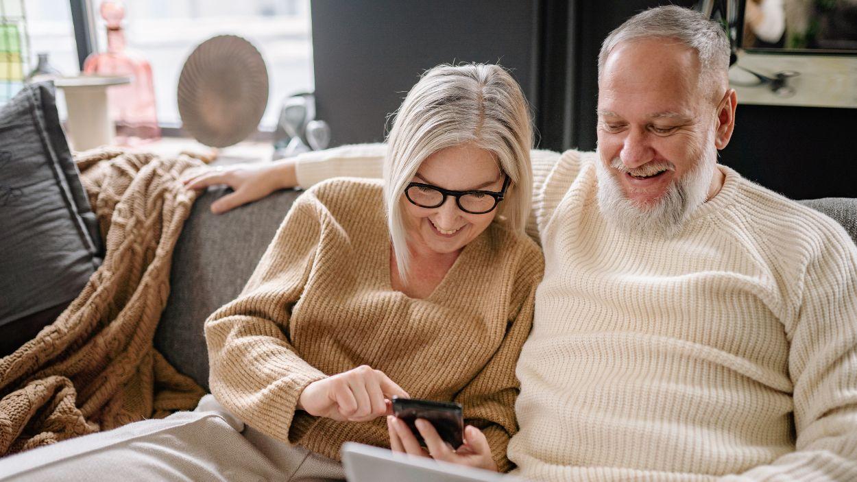 Banco Santander refuerza su plan integral para las personas mayores