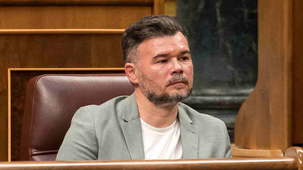 El portavoz de ERC en el Congreso, Gabriel Rufián, durante una sesión plenaria en el Congreso de los Diputados. EP
