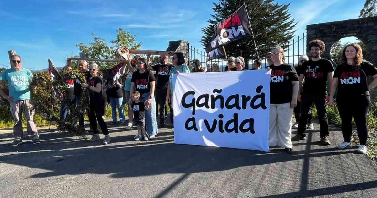 Los vecinos insisten en pedir el cierre definitivo de Altri: “Sobran ...