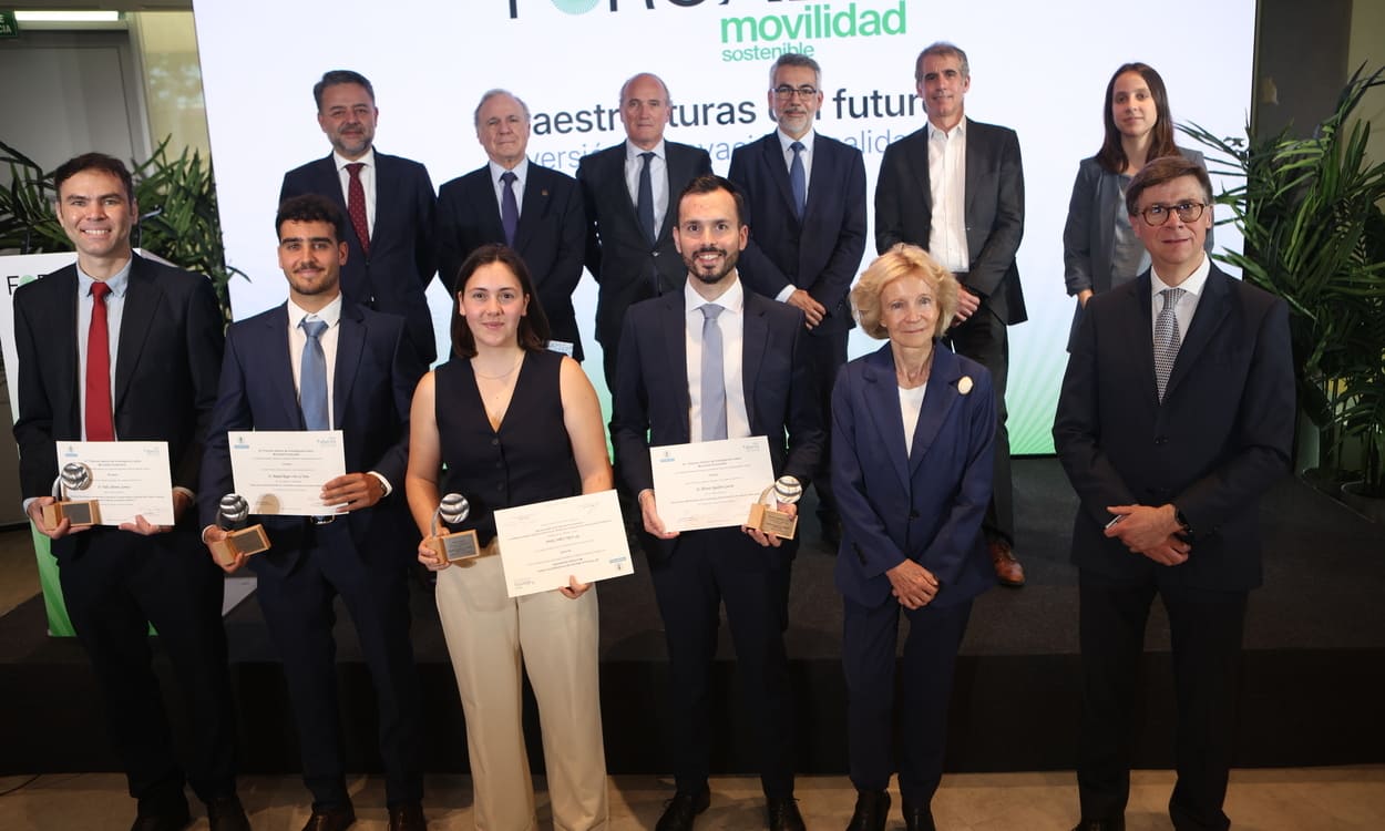 Entrega de los Premios Abertis España 2026 durante la jornada sobre movilidad sostenible e infraestructuras del futuro. FUNDACIÓN ABERTIS
