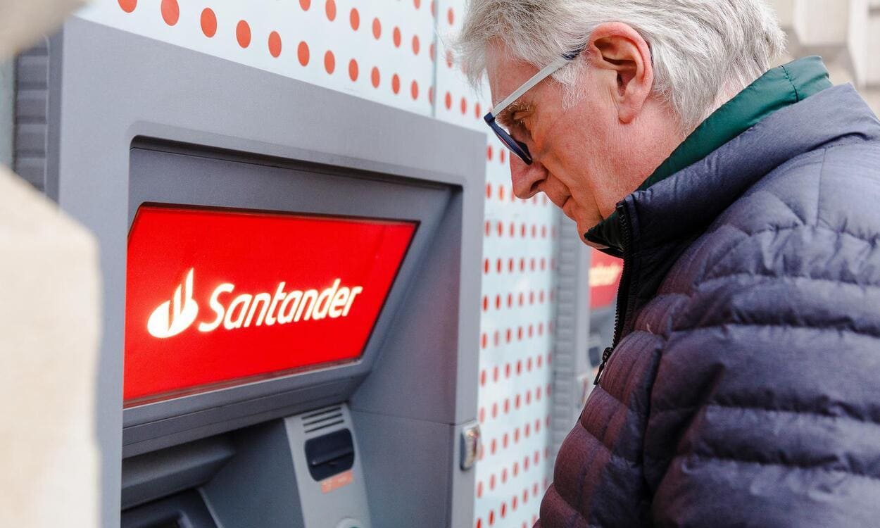 Cajero senior. Banco Santander