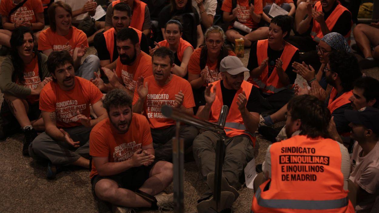 Encierro en la Sede de la Tesorería General de la Seguridad Social para frenar el desahucio y subasta de 800 viviendas públicas. Sindicato de Inquilinas.