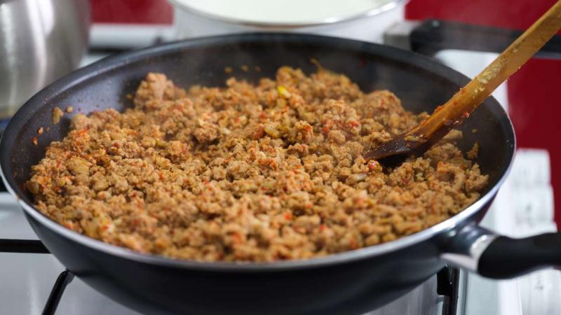 Carne picada para la receta de canelones a la catalana Carne picada para la receta de canelones a la catalana