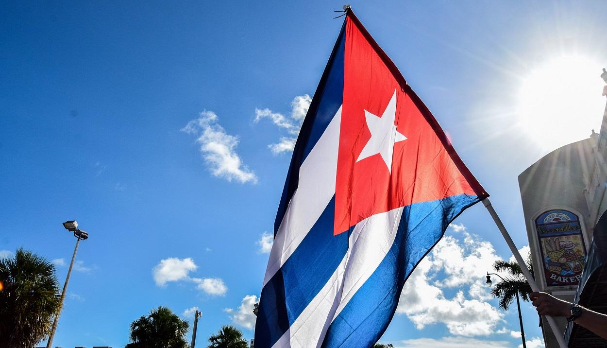 Bandera cubana en una foto de archivo. EP