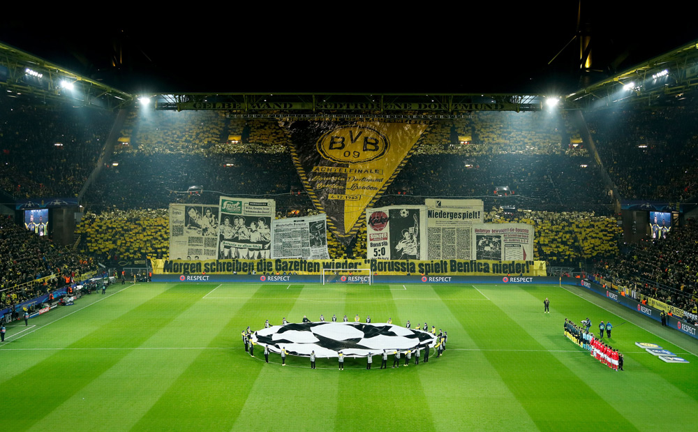 Vista general de los aficionados animando al Borussia Dortmund. 