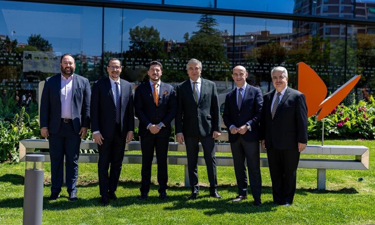 El presidente ejecutivo de Naturgy, Francisco Reynés, se ha reunido en Madrid con el gobernador de Nuevo León, Samuel García. FUNDACIÓN NATURGY