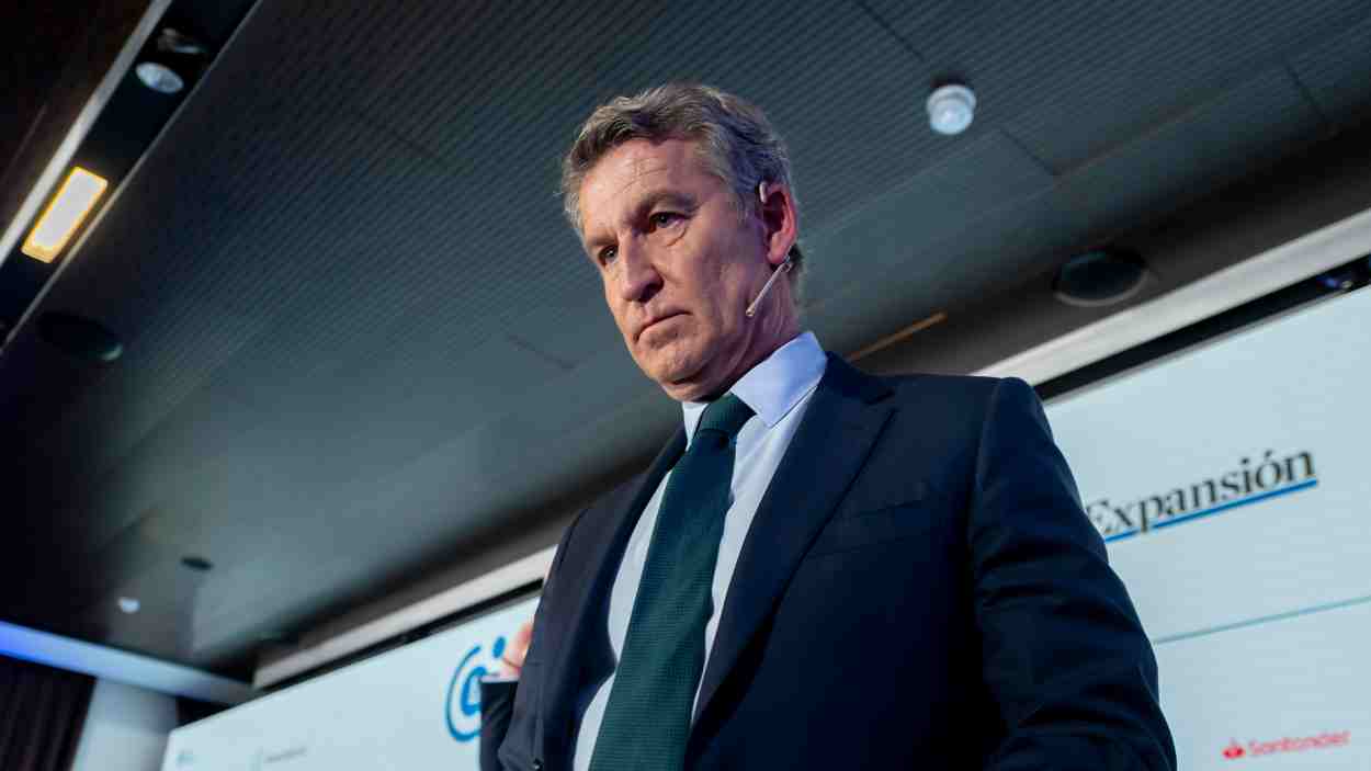 El PP de Feijóo alienta las sospechas de corrupción. EP
